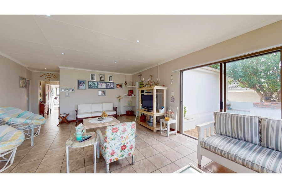 3 Bedroom Property for Sale in Country Club Western Cape